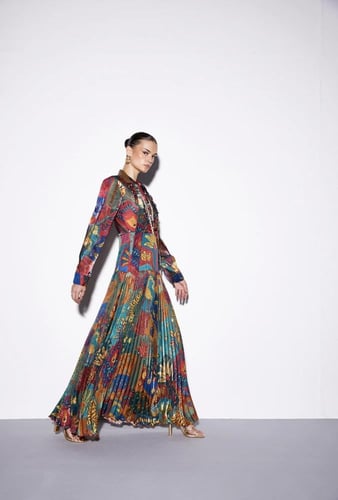 فستان ملون بتطريز يدوي