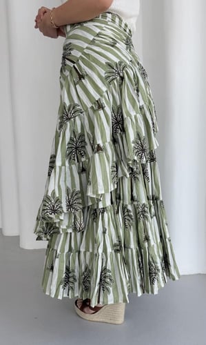 تنورة بالما