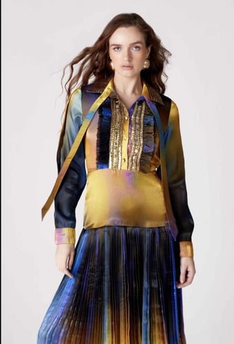 فستان ملون بتطريز يدوي