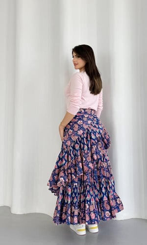 تنورة بلو بينك فلور