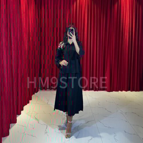 تيور قطعتين أسود مع ترتر