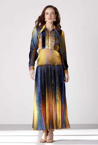 فستان ملون بتطريز يدوي