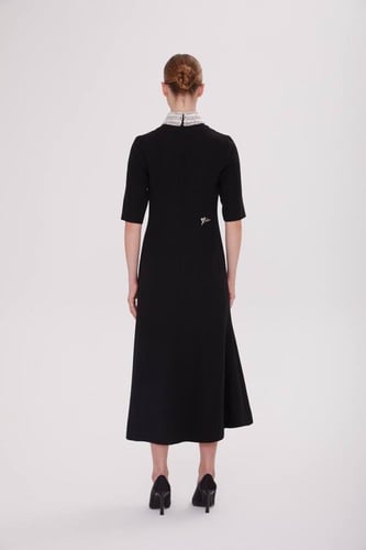 فستان ميدي مزين بكرستال