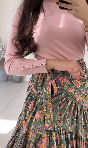 تنورة قرين فلور