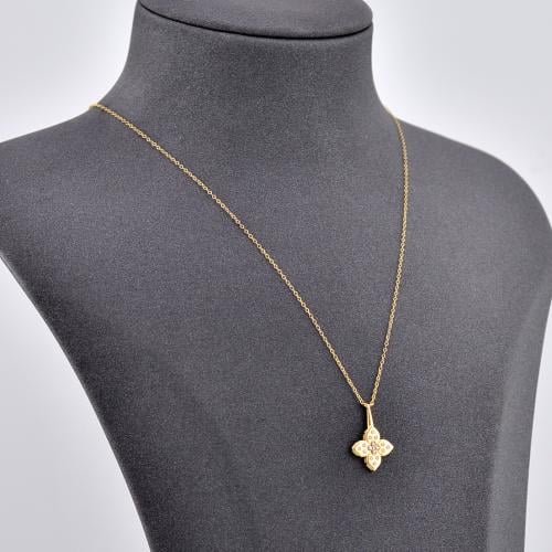 عقد ناعم بتصميم عالمي بزاركون نقي