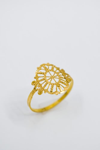 خاتم شبكي ناعم وخفيف تصميم رأسي بنعومة ذهب صافي عي...