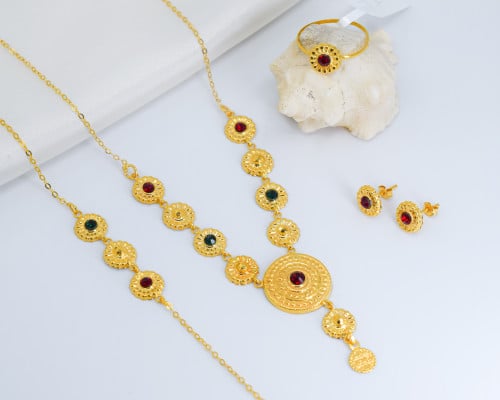 طقم تصميم هندي كلاسيك ناعم مزين بالالوان المبهجة ت...