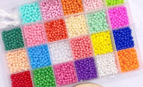 صندوق خرز متعدد الألوان