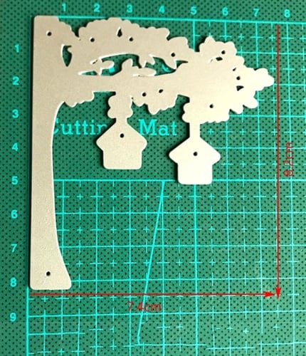 قالب قطع الورق على شكل شجرة