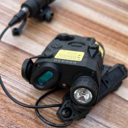 ليزر معا كشاف بكتيني