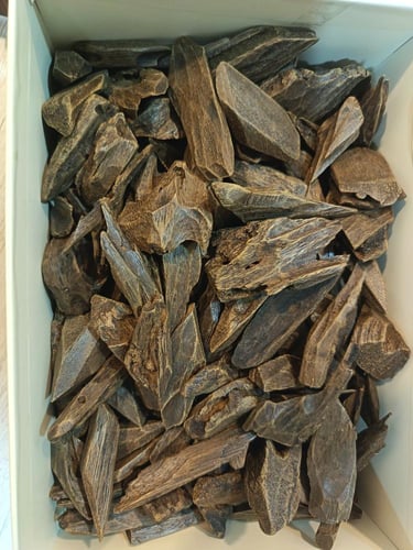 بخور عود سيوفي فيتنامي محسن درجة أولى اوقيه (28جرا...