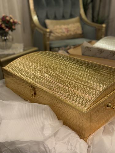 صندوق ذهبي - تحفة فاخرة