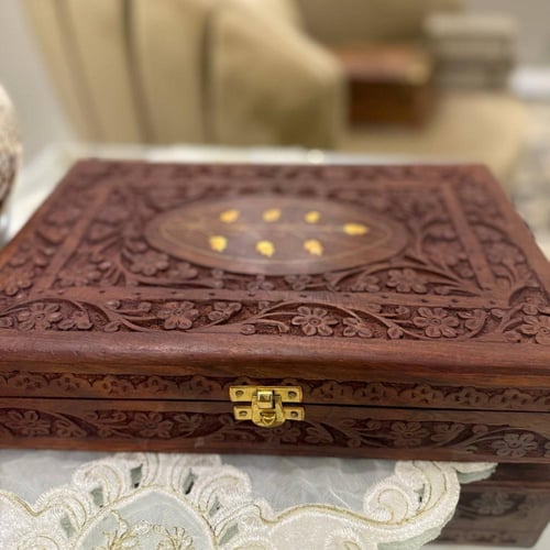 صناديق طبيعية النحت اليدوي