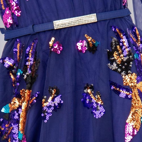 فستان بنفسجي قصير مطرز ملون