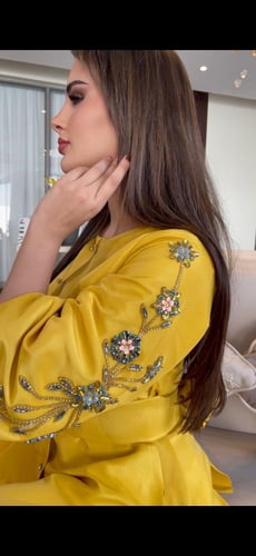 فستان مطرز الاكمام شك يدوي لون اصفر