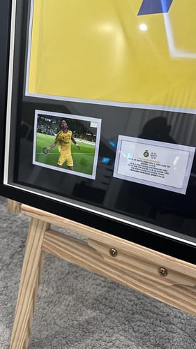 تيشيرت النصر كرستيانو رونالدو موقع داخل اطار