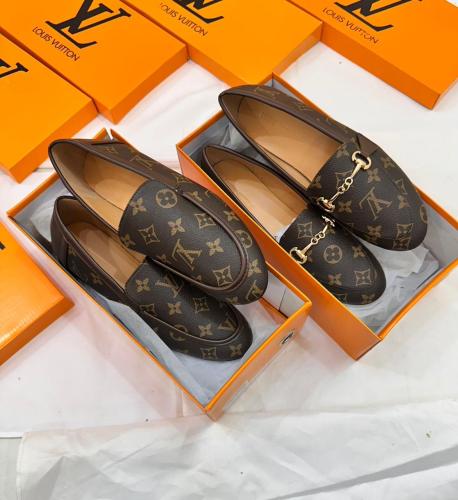 شوز لويس فيتون