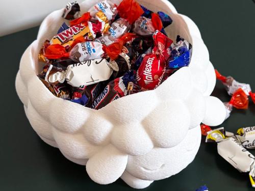 وعاء توزيعات - خروف لطيف