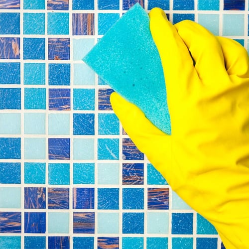 منظف ارضيات للبورسلان يزيل الترسبات الجبسية والأسم...