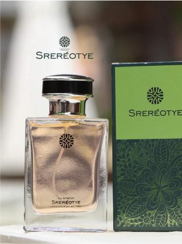 عطر رجالي بروائح مزهرة نفاذة ثابتة