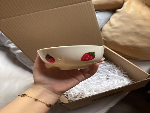 صحن برسمة فراولة