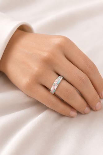 Colorful ring