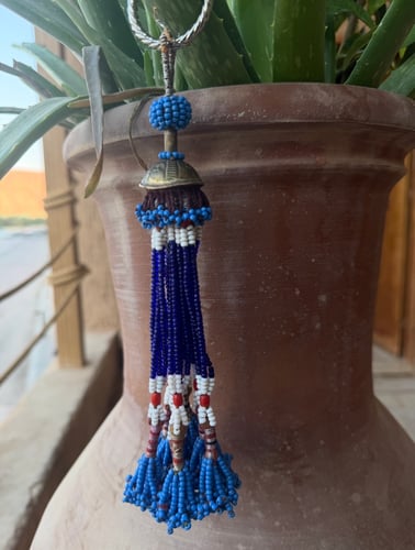 دلّاية قبيلة الكوتشي بالخرز الأزرق Kuchi Tribal Blue Beaded Tassel