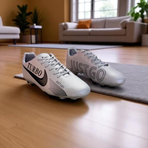 أحذية تربو كرة قدم