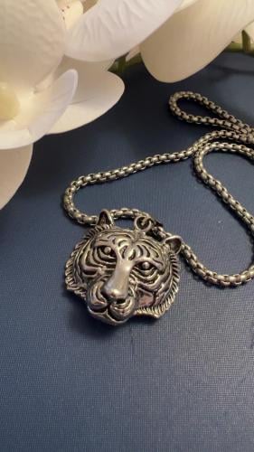 سلسال رجالي على شكل رأس نمر فضي