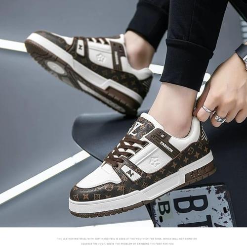 حذاء سنيكرز لويس فيتون LV Trainerكبي