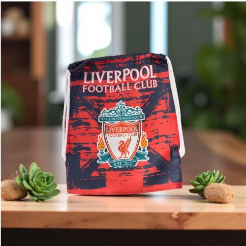 حقيبة ظهر برباط تحمل شعار نادي ليفربول لكرة القدم.
