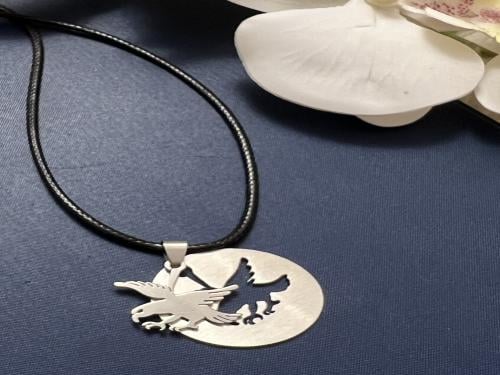 قلادة لرجال