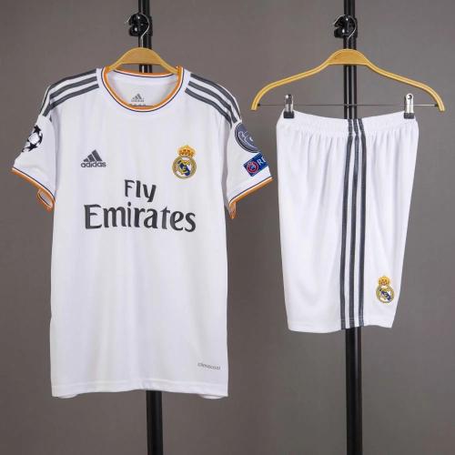 طقم ريال مدريد كلاسيكي 2014