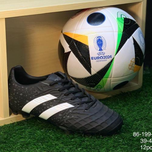 أحذية تربو كرة قدم