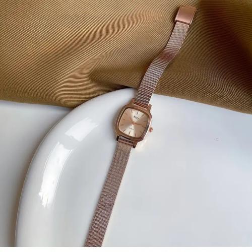 ساعة نسائية