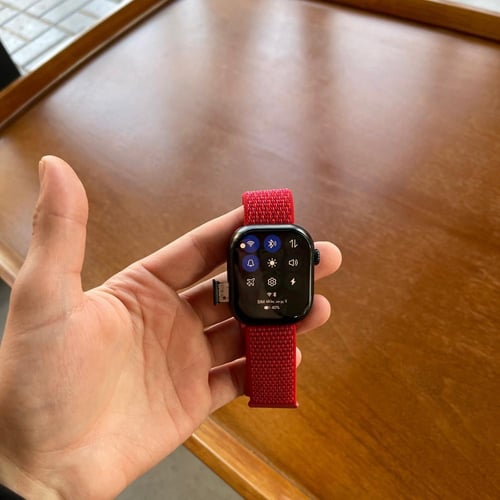 ساعة سكوارا ST12 تدعم شريحة 4G وتطبيقات التواصل ال...