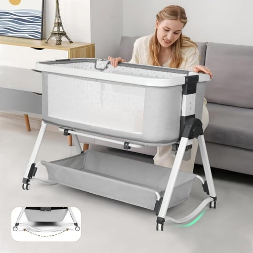 سرير الطفل next to me