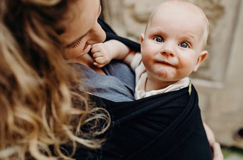 حمالة الطفل القابلة للف