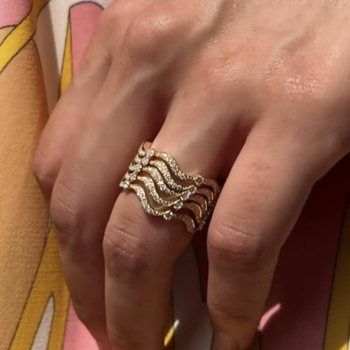 خاتم Wavy ذهبي