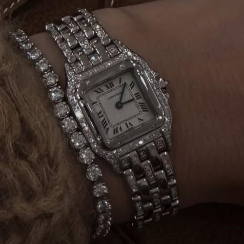 ساعة Basic فضي