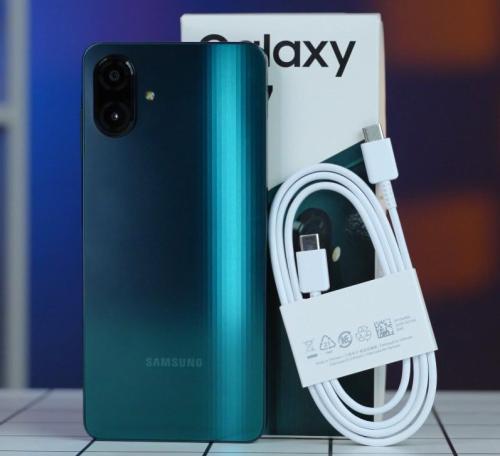 جوال هاتف Samsung Galaxy A07 الذكي يتميز بشاشة كبي...