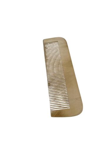 مشط شعر خشبي