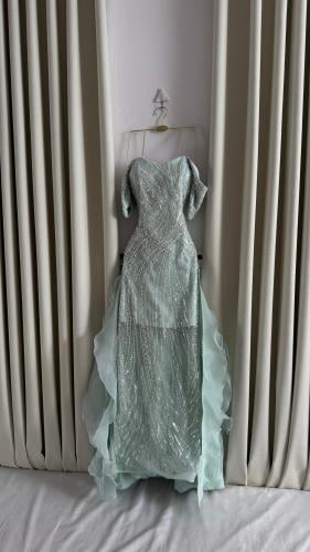 فستان سهره بتطريزات لامعه