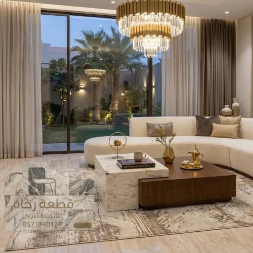طاولة وسط رخام أفيون تركي بقاعدة خشب جوز 120×120 س...