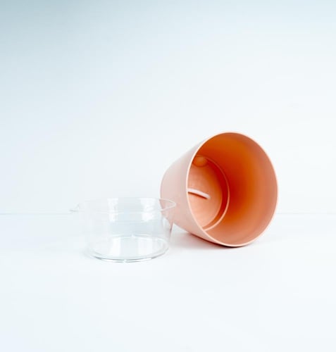 أوعية الري الذاتي للنباتات