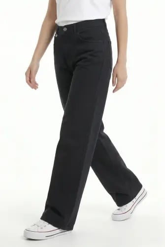 Women's black wide-leg jeans