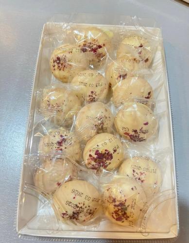 Maamoul with Taif rose, 15 pieces for 25 riyals
