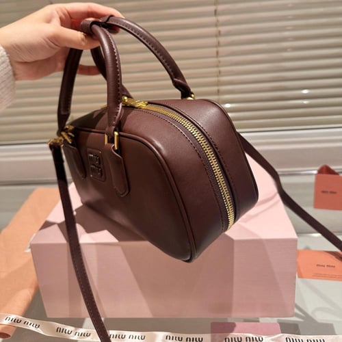 شنطة ميو ميو