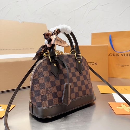 شنطة لويس فيتون