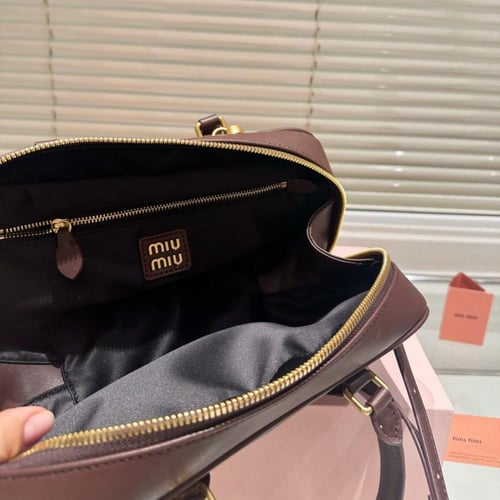 شنطة ميو ميو